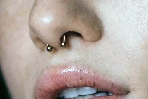 Cómo Elegir el Piercing Perfecto: Materiales y Estilo